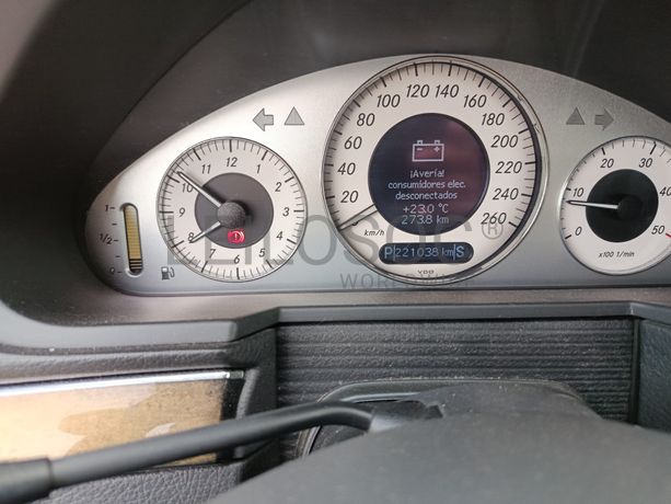 Mercedes-Benz E 320 CDi · Ano 2003