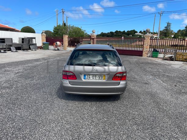 Mercedes-Benz E 320 CDi · Ano 2003