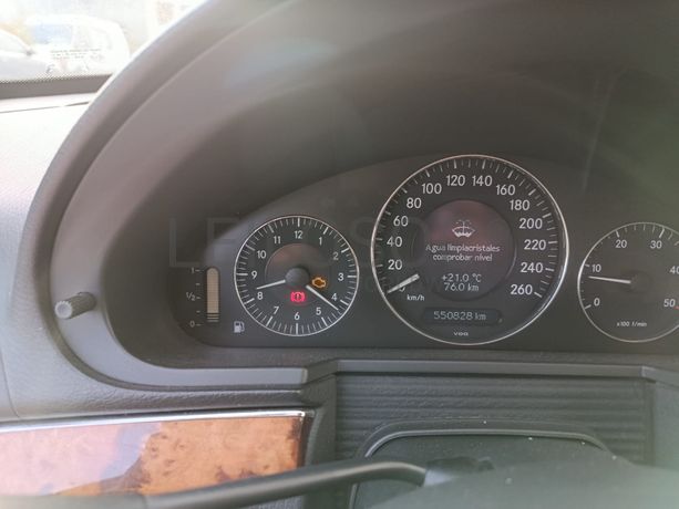 Mercedes-Benz E 220 CDi · Ano 2003