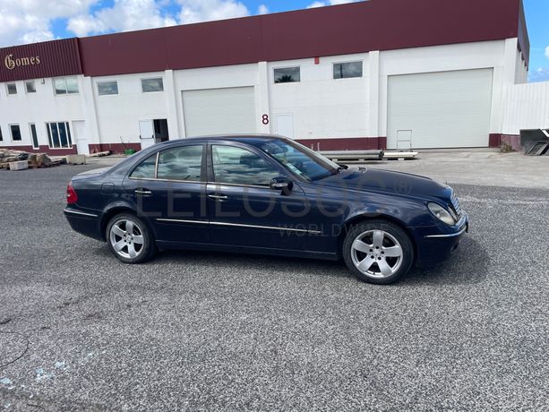 Mercedes-Benz E 220 CDi · Ano 2003