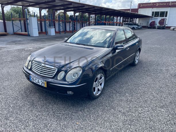 Mercedes-Benz E 220 CDi · Ano 2003