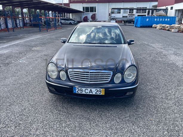Mercedes-Benz E 220 CDi · Ano 2003