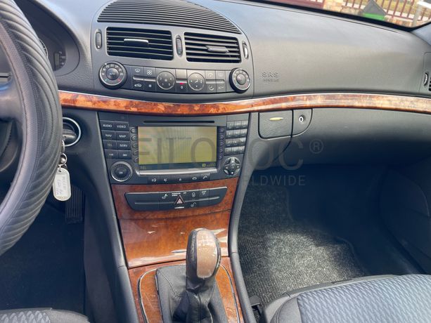 Mercedes-Benz E 220 CDi · Ano 2003
