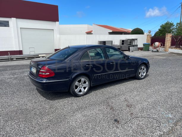 Mercedes-Benz E 220 CDi · Ano 2003