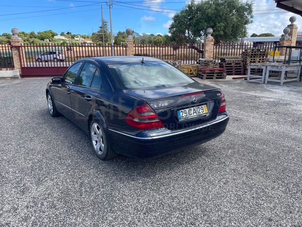 Mercedes-Benz E 220 CDi · Ano 2003