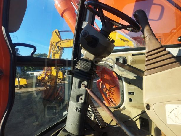Giratórias a rodas – Daewoo – Caterpillar 