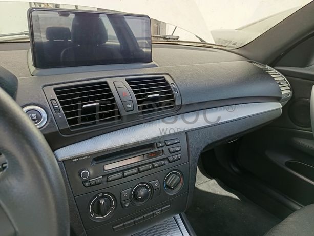 BMW 118d · Ano 2010   