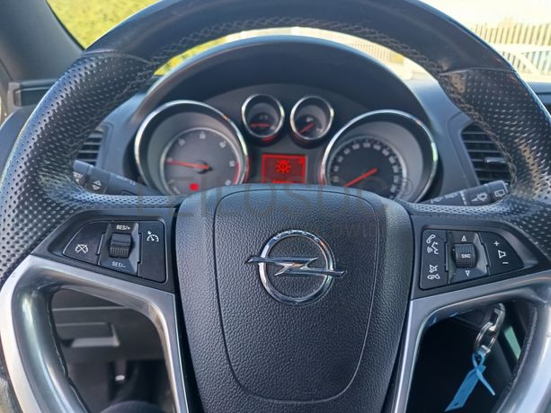 Opel Insígnia · Ano 2011   