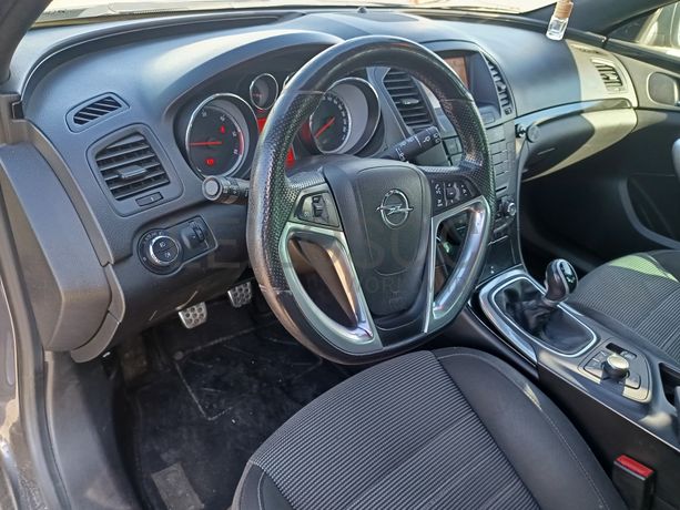 Opel Insígnia · Ano 2011   