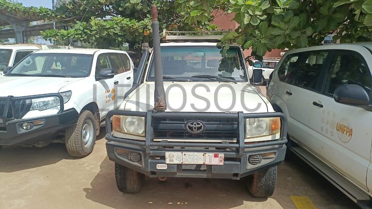Toyota Land Cruiser Hebrad 4WD - 2011