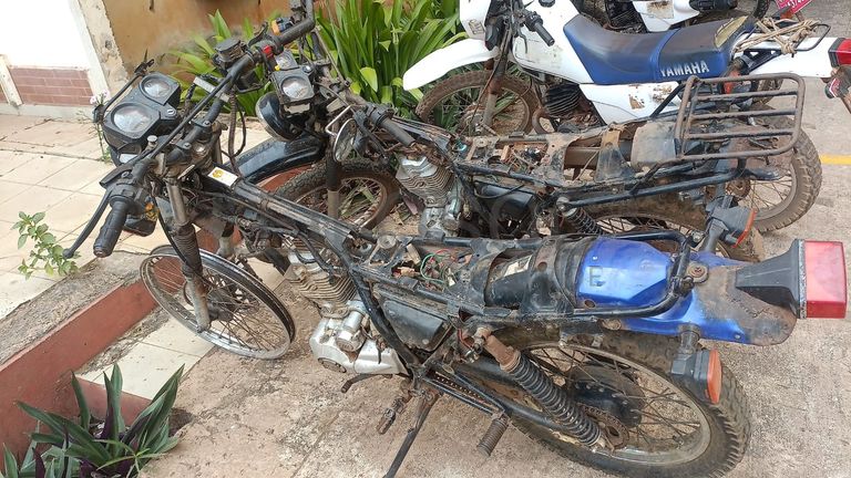 Dois Motociclos e um Frigorífico
