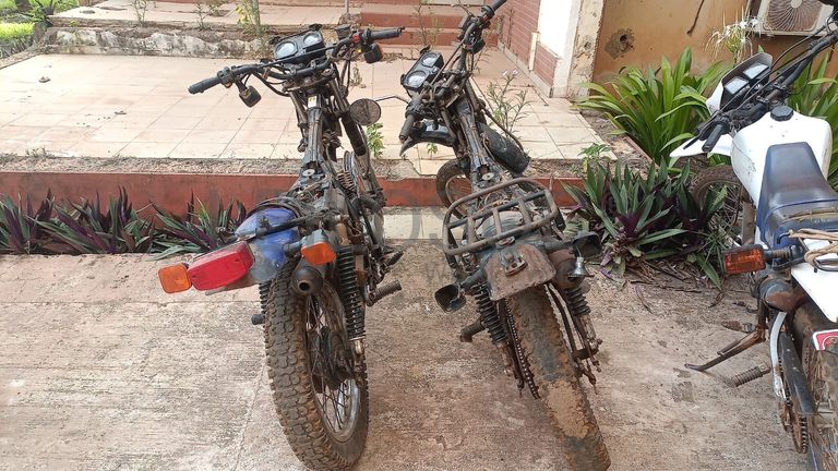 Dois Motociclos e um Frigorífico