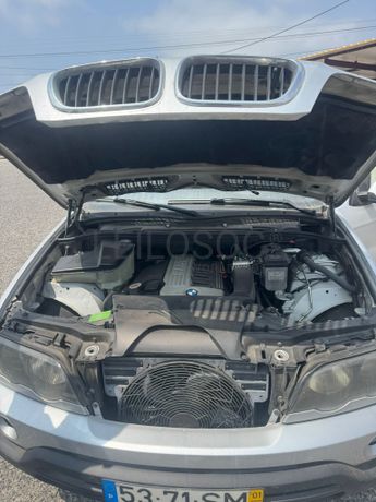 BMW X5 · Ano 2001