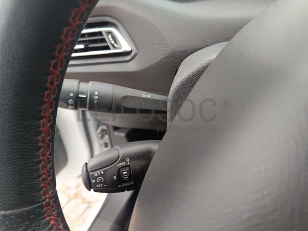 Peugeot 308 · Ano 2014