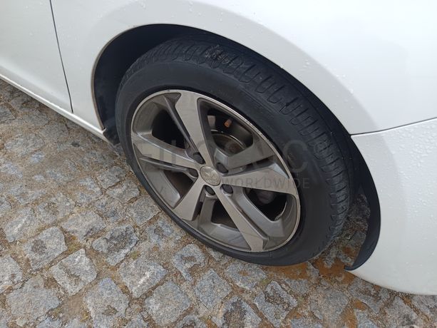 Peugeot 308 · Ano 2014