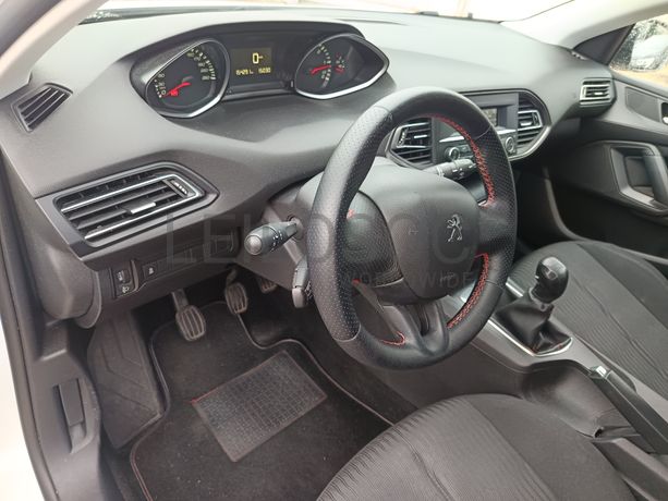 Peugeot 308 · Ano 2014
