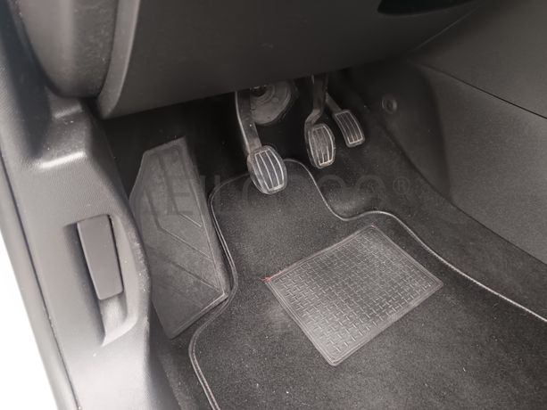 Peugeot 308 · Ano 2014