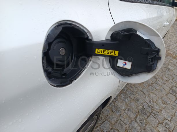 Peugeot 308 · Ano 2014