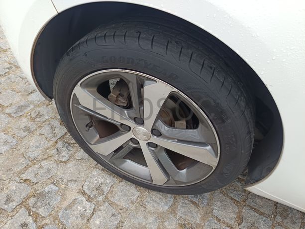 Peugeot 308 · Ano 2014