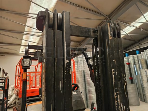 Empilhador Elétrico