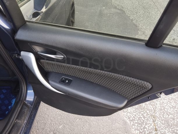 BMW 116 d · Ano 2013