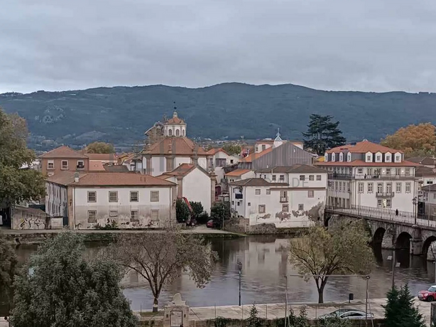 Edifício para Reabilitação · Chaves