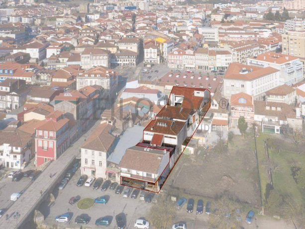 Edifício para Reabilitação · Chaves