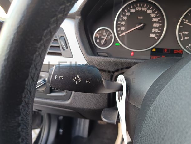 BMW 318d · Ano 2012  