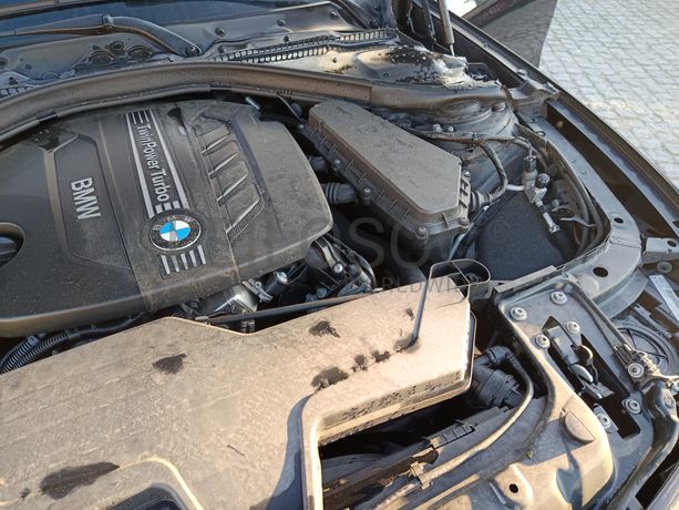 BMW 318d · Ano 2012  