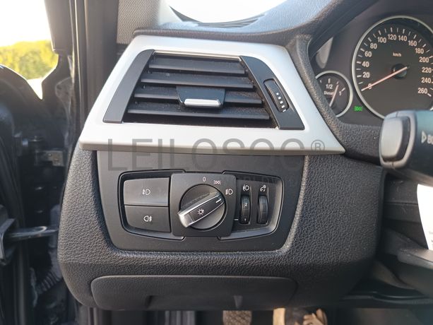 BMW 318d · Ano 2012  