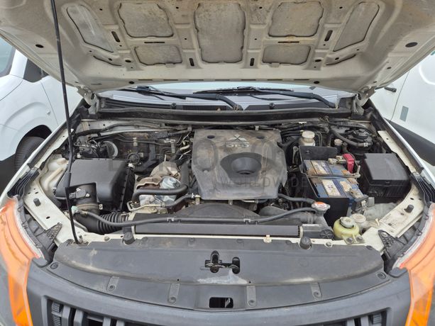 Mitsubishi L200 · Ano 2015