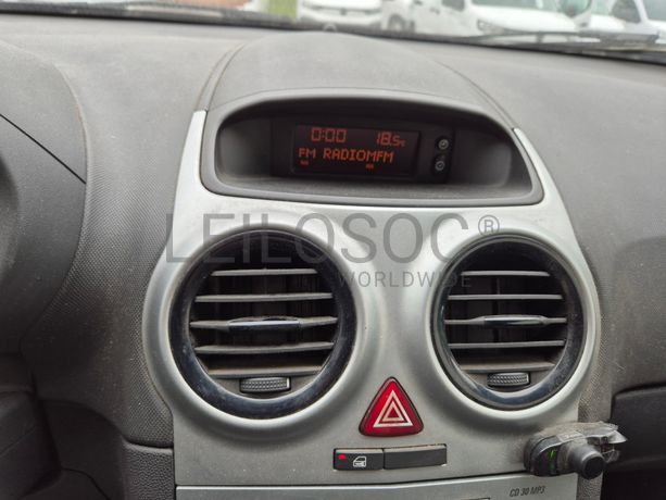 Opel Corsa · Ano 2013