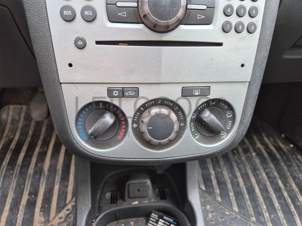 Opel Corsa · Ano 2013