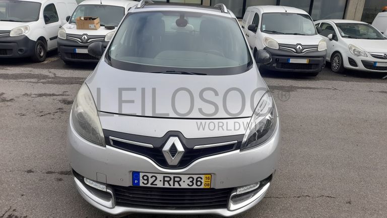 Renault Grand Scenic 1.5 DCI · Ano 2016