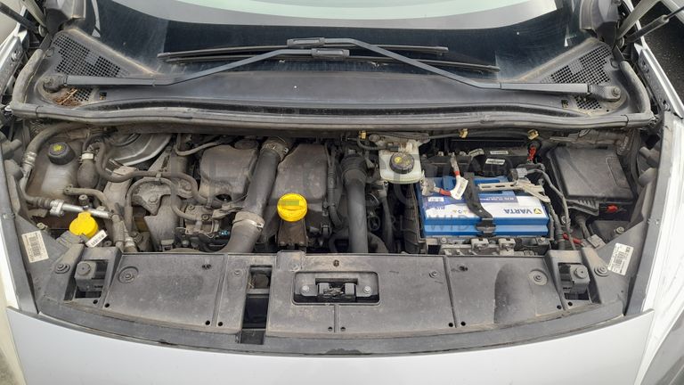 Renault Grand Scenic 1.5 DCI · Ano 2016