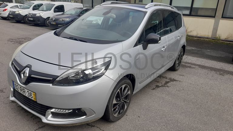Renault Grand Scenic 1.5 DCI · Ano 2016