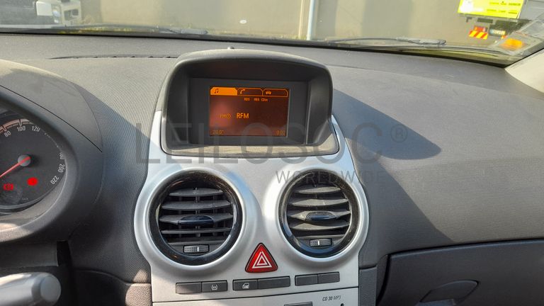 Opel Corsa Van 1.3 CDTi · Ano 2014