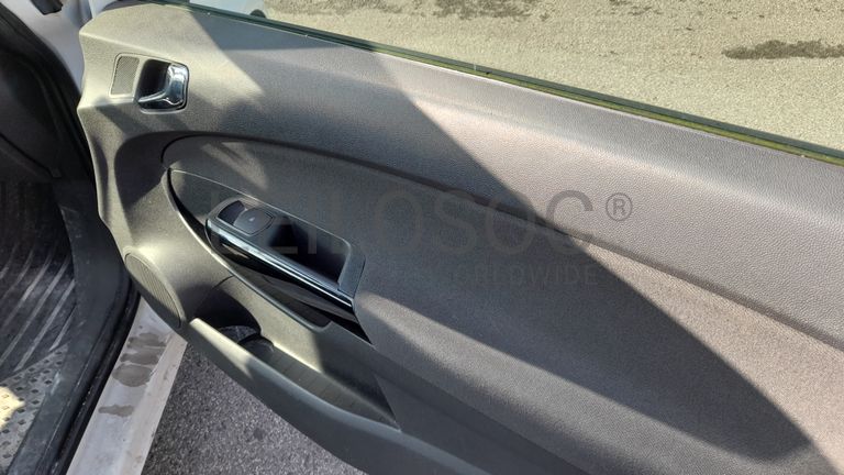 Opel Corsa Van 1.3 CDTi · Ano 2014