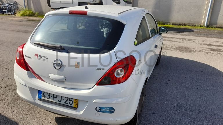 Opel Corsa Van 1.3 CDTi · Ano 2014