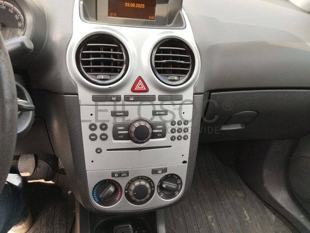 Opel Corsa Van 1.3 CDTi · Ano 2014