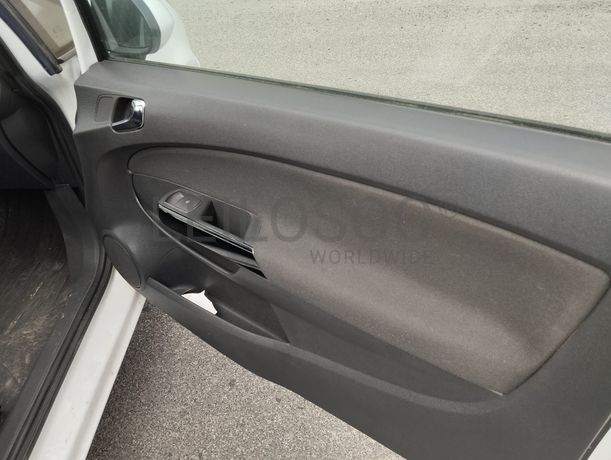 Opel Corsa Van 1.3 CDTi · Ano 2014
