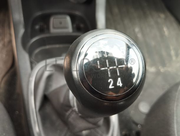 Opel Corsa Van 1.3 CDTi · Ano 2014