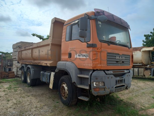 Camião Basc. Tras. (6X4) da marca MAN, modelo 2634-4x2-4