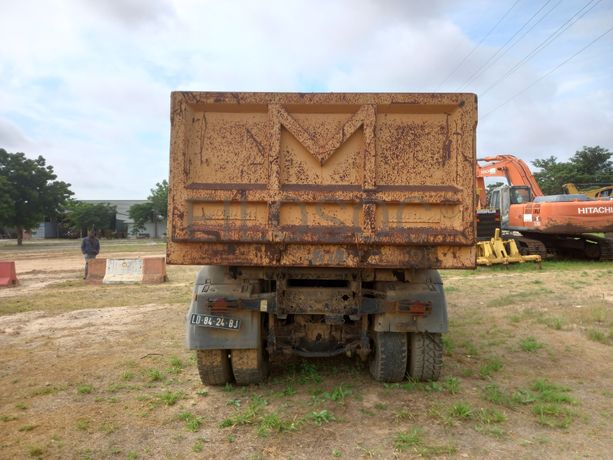 Camião Basc. Tras. (6X4) da marca MAN, modelo TGA 35.440-6x4-5,10
