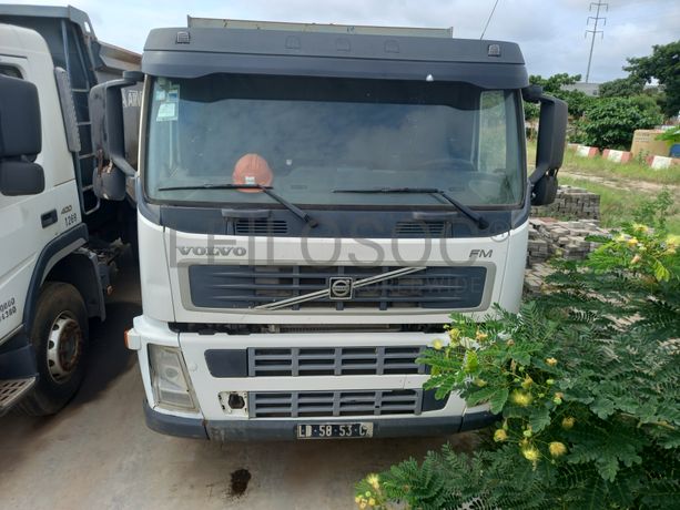 Camião Basc. Tras. (6X4) da marca VOLVO, modelo FM 4006X4