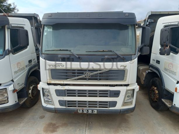 Camião Basc. Tras. (6X4) da marca VOLVO, modelo FM 4006X4