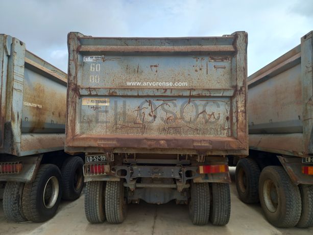 Camião Basc. Tras. (6X4) da marca VOLVO, modelo FM 4006X4