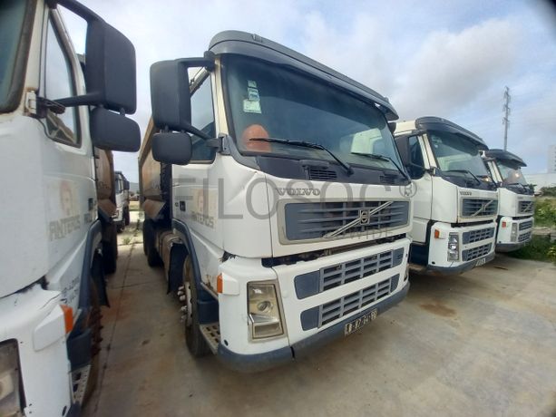 Camião Basc. Tras. (6X4) da marca VOLVO, modelo FM-400
