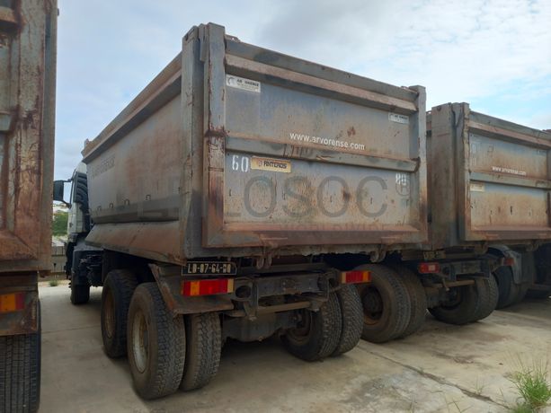 Camião Basc. Tras. (6X4) da marca VOLVO, modelo FM-400