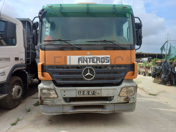Camião Basc. c/ Tras.  Braço Hidráulico da marca MERCEDES BENZ, modelo ACTROS 2636/42